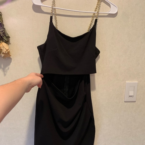 Black with Chain Straps Dress Size 4 - Picture 3 of 4
